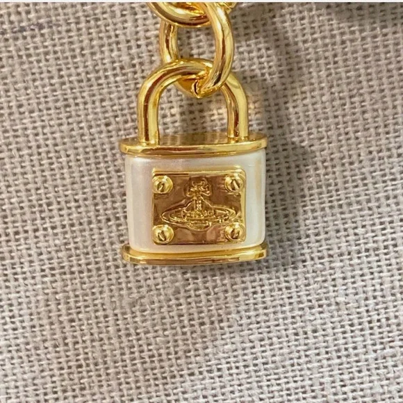 Vivienne Westwood Gold and Cream Pearl Necklace